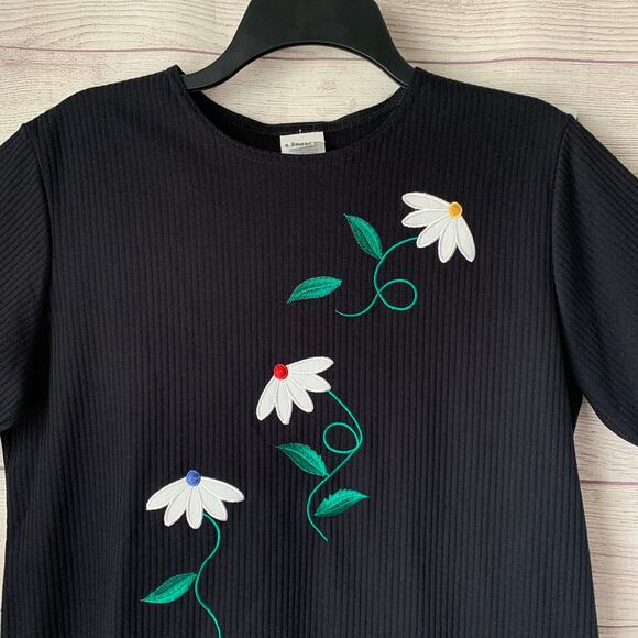 Links Vintage Black Ribbed Embroidered Daisy Flower Shirt Short Sleeve Size S - Picture 2 of 16